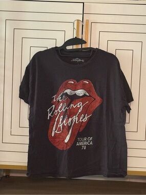 the Rolling Stones Black Tee with Red Tongue Graphic